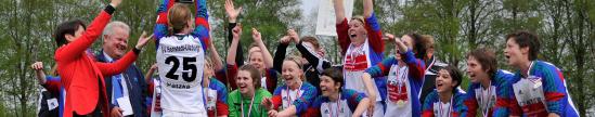 Mai 2013: Die SVHU-Frauen feiern den Pokalsieg