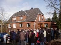 TeilnehmerInnen der Stolperstein-Einweihung am 25.2. vor dem Haus Wattkorn 7