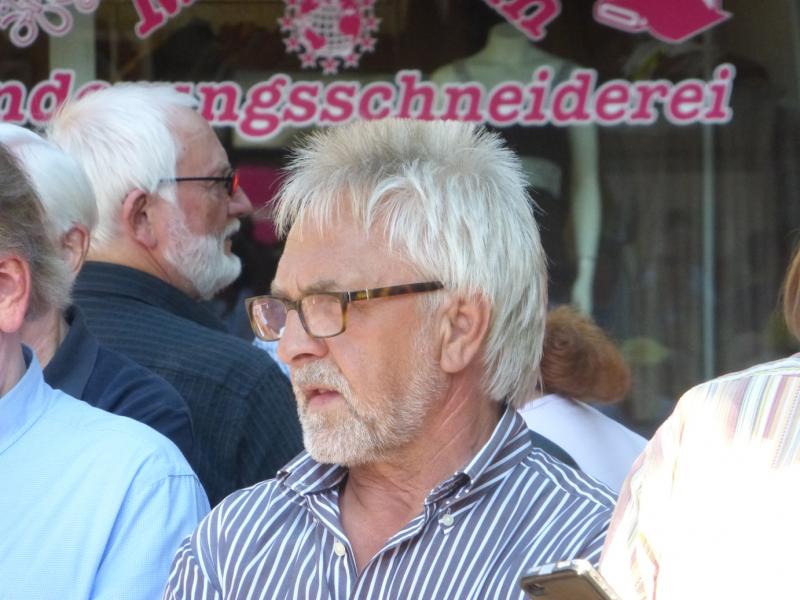 Unter den BesucherInnen: Siegfried Ramcke